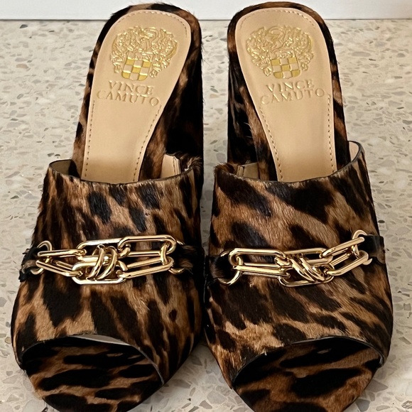 Vince Camuto Shoes - NWOT Leopard Print Open Toe Mules Vince Camuto Shoes Size 7.5 US Animal Print